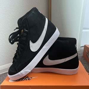 Nike Blazer Mid ‘77 Suede Black - Size US 9.5 Women’s / Size 8 Men